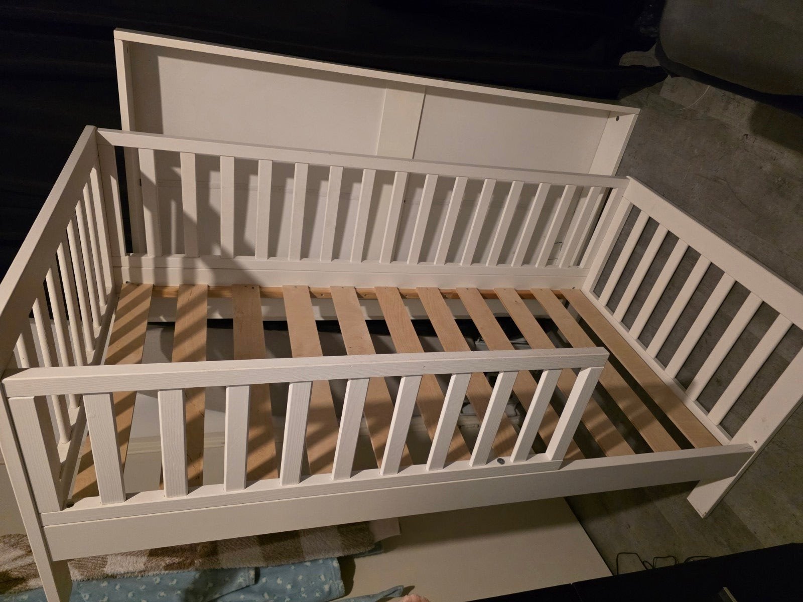 Peuterbed Petit amelie "PLUME" 140x70 Wit, Ophalen, 140 tot 160 cm, 70 tot 85 cm, Lattenbodem