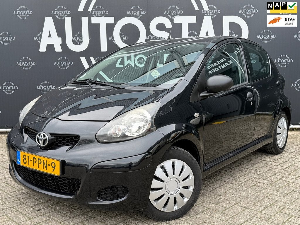 Toyota Aygo 1.0-12V Cool NL-Auto / 1ste Eigenaar / NAP / Air, Auto's, Toyota, Euro 5, Stof, Zwart, 4 stoelen
