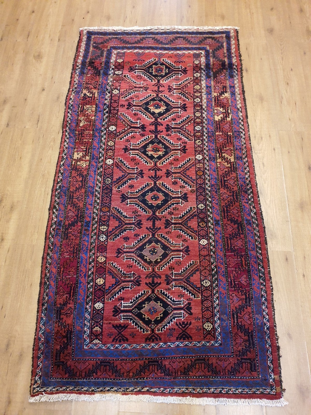 Vintage handgeknoopt perzisch tapijt hamadan in goede staat,, Info@SlatsAntiek.nl, Tweedehands, Perzisch, 200 cm of meer