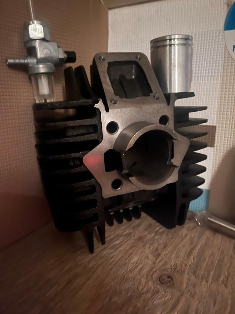 Zuiger tomos helemaal nieuw! 50 cc, Ophalen of Verzenden, Zo goed als nieuw, Cilinder