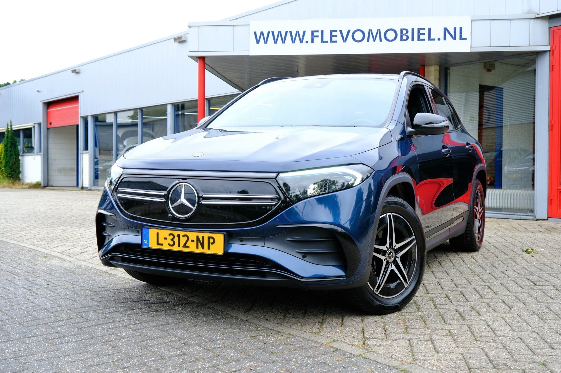 Mercedes-Benz EQA 250 Business Solution AMG 67 kWh Aut. Navi