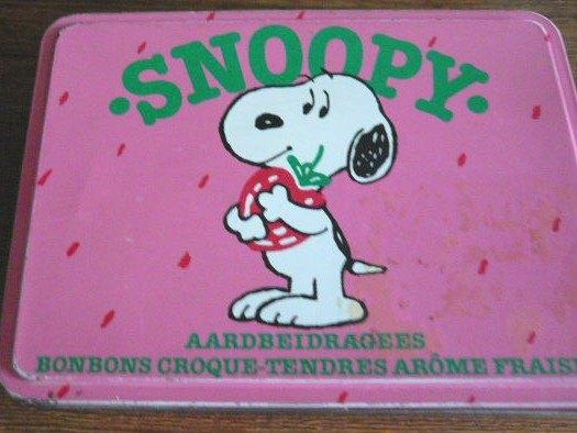 heel oud aardbei SNOOPY bonbons blik fraise van MELLE, Verzamelen, Ophalen of Verzenden, Snoopy, Gebruikt, Gebruiksvoorwerp