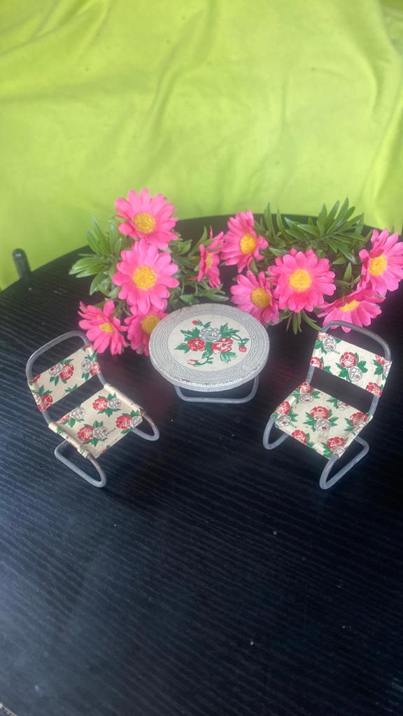 Miniatuur poppenhuis meubels - tuintafel en stoelen, Ophalen of Verzenden, Gebruikt, Poppenhuis