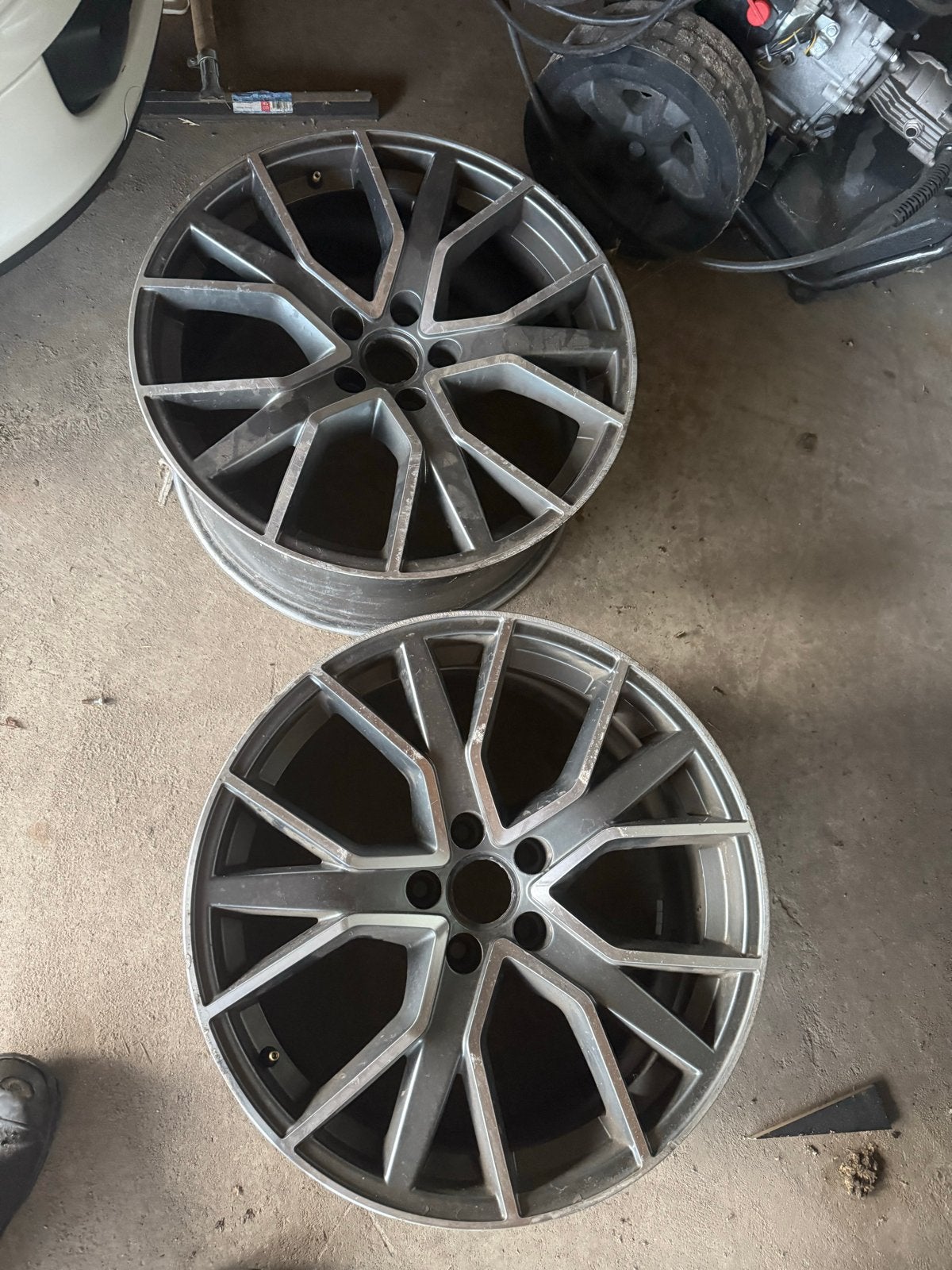 2x Audi/vw Velgen 19 inch ET42 8.5J - Gelast, stoeprandschad, Auto-onderdelen, Banden en Velgen, Gebruikt, G, Velg(en), G