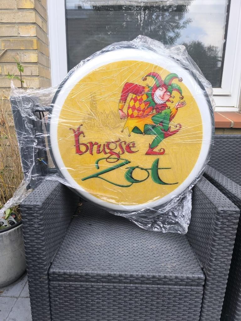 Nieuwe originele lichtreclame Brugse Zot, Verzamelen, Merken en Reclamevoorwerpen, Ophalen of Verzenden, Nieuw, Lichtbak of (neon) lamp