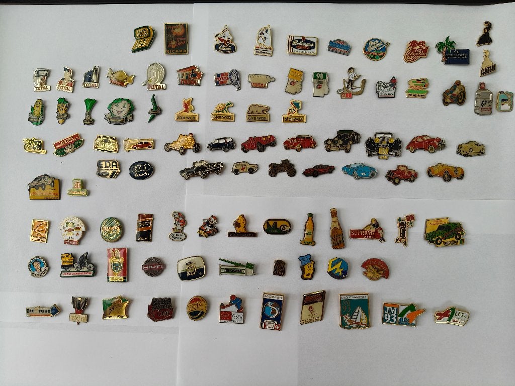 Vintage pins, Ophalen of Verzenden, Gebruikt, Merk, Speldje of Pin