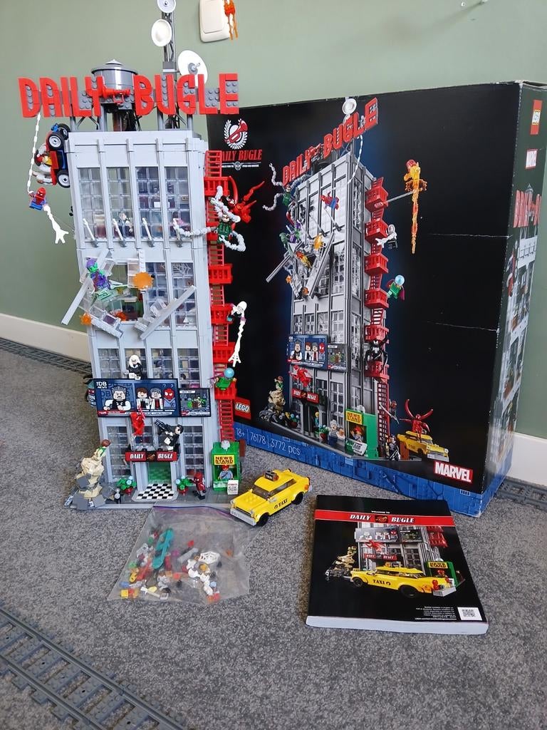 Lego marvel modular daily bugle 76178 zgan, Ophalen of Verzenden, Zo goed als nieuw