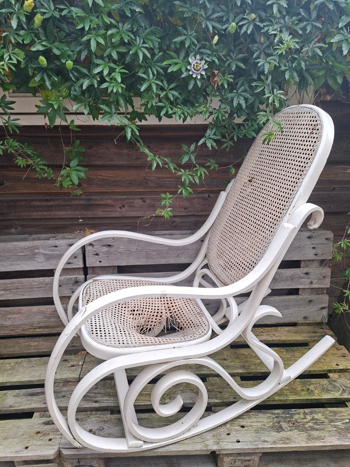 Thonet schommelstoel Opknapper Gratis af te halen, Antiek en Kunst, Ophalen