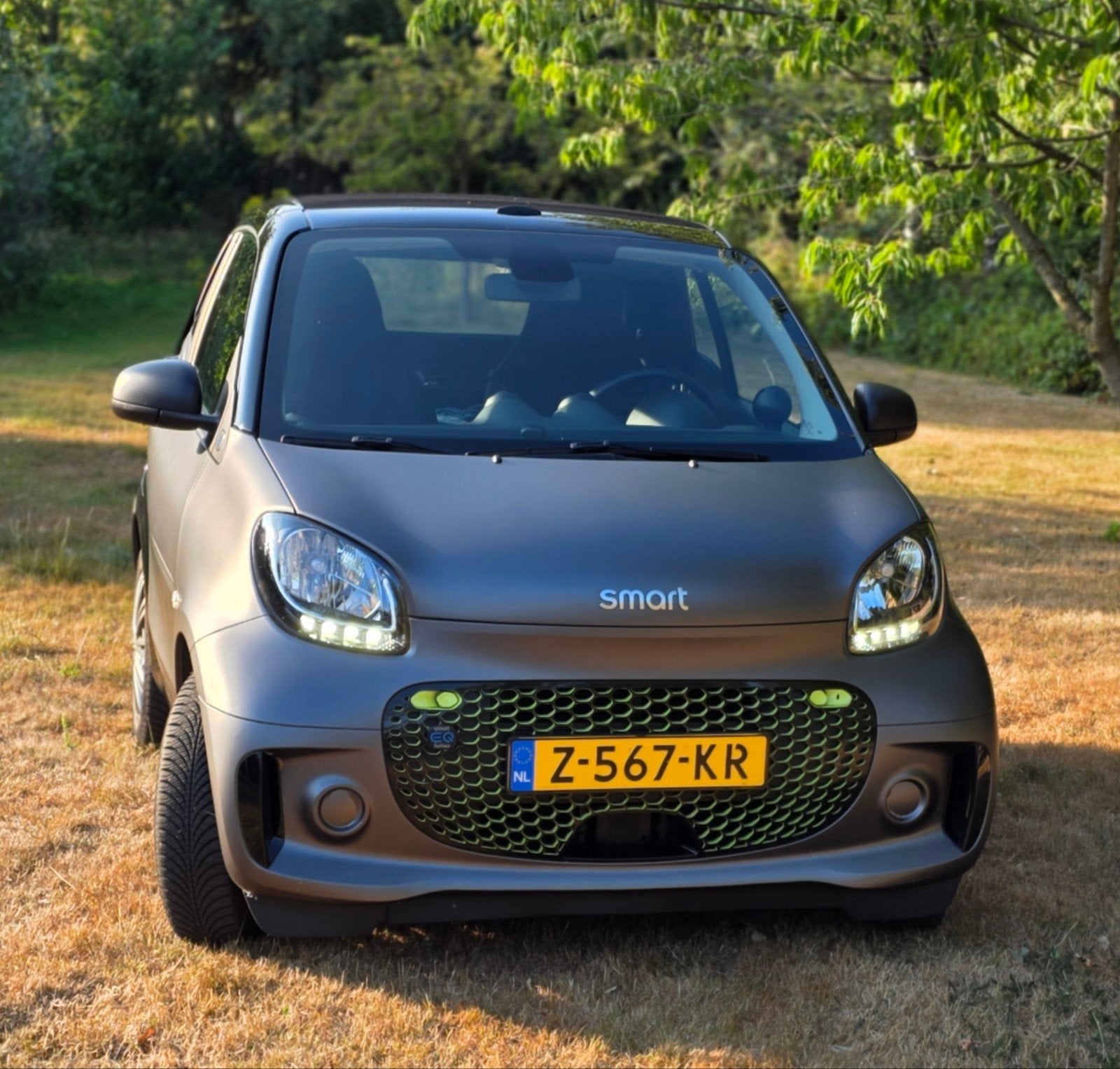 Verkocht - Smart ForTwo EQ 82pk 2021 Grijs, Auto's, 1025 kg, Stof, 37 €/maand, Zwart