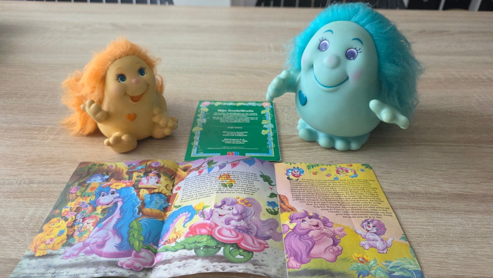 Vintage TroelieWoelies 1984 – 2 figuren + origineel boekje, Ophalen, Gebruikt
