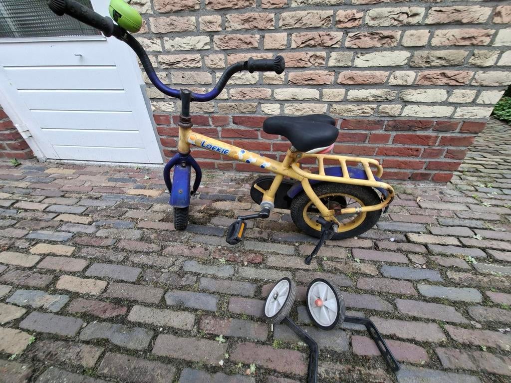 Loekie kinderfietsje met zijwieltjes, Fietsen en Brommers, Fietsen | Kinderfietsjes, Ophalen, Zijwieltjes, Gebruikt, Loekie
