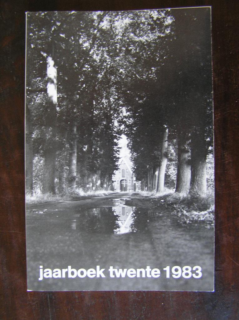 Jaarboek Twente 1983., Ophalen of Verzenden, Zo goed als nieuw