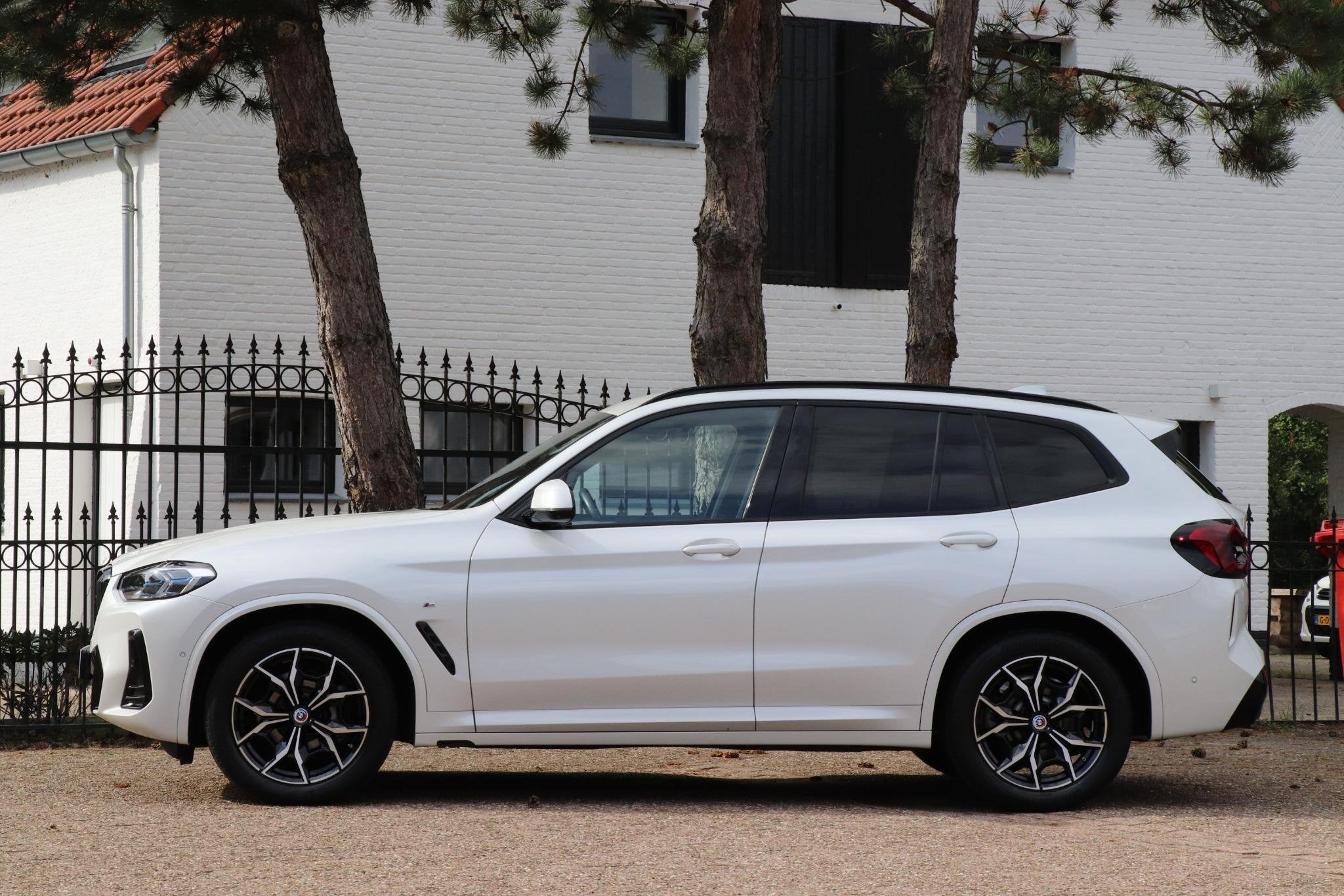 BMW X3 xDrive30i High Executive |M-Sport |Kuipstoelen |Trekh, Auto's, Automaat, Gebruikt, Euro 6, 4 cilinders