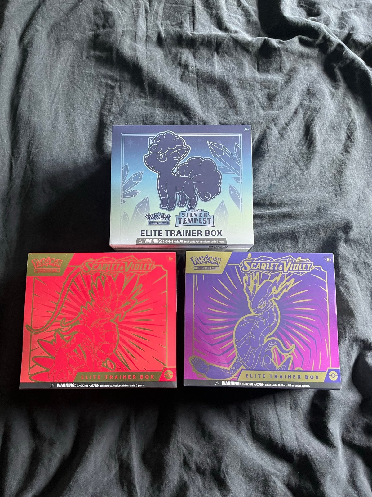 Pokémon Elite Trainer Boxen Silver Tempest & Scarlet/Violet, Ophalen of Verzenden, Nieuw, Boosterbox, Foil