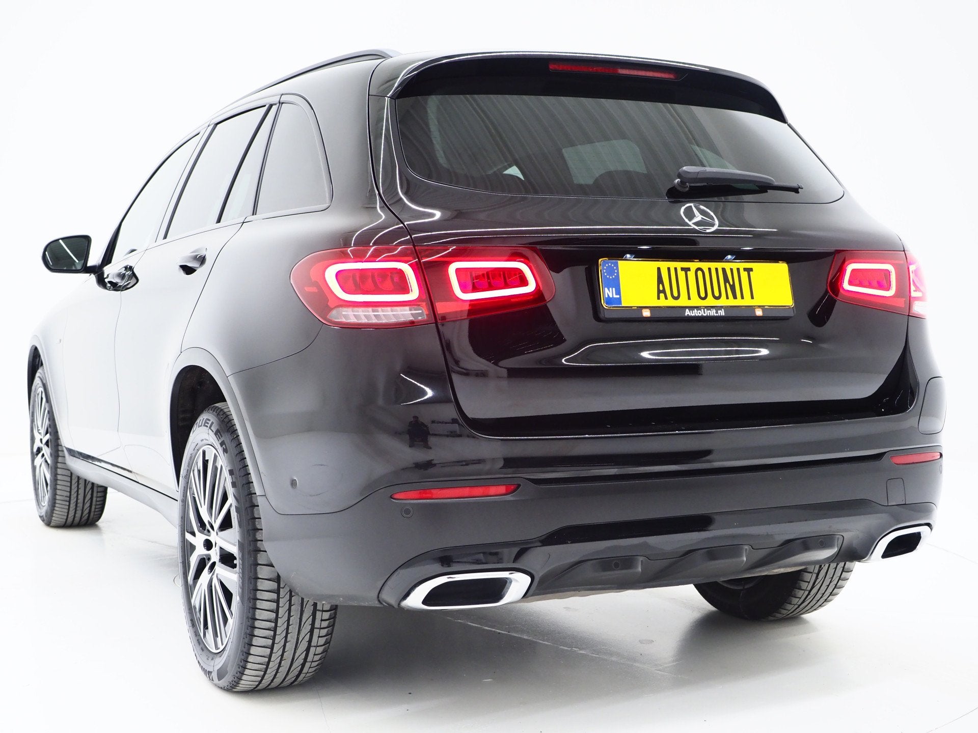 Mercedes-Benz GLC 300e 4MATIC Night Black | Stoelverwarming, Auto's, Automaat, Stof, Gebruikt, Zwart