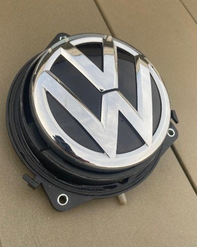 Volkswagen Klaplogo, nieuwe stijl VW logo – Achterklep, Auto diversen, Auto-accessoires, Ophalen of Verzenden, Zo goed als nieuw
