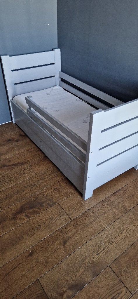 PEUTERBED Milly&Mo met Uitvalbescherming en Lattenbodem, Gebruikt, Eenpersoons, 80 cm, Grijs