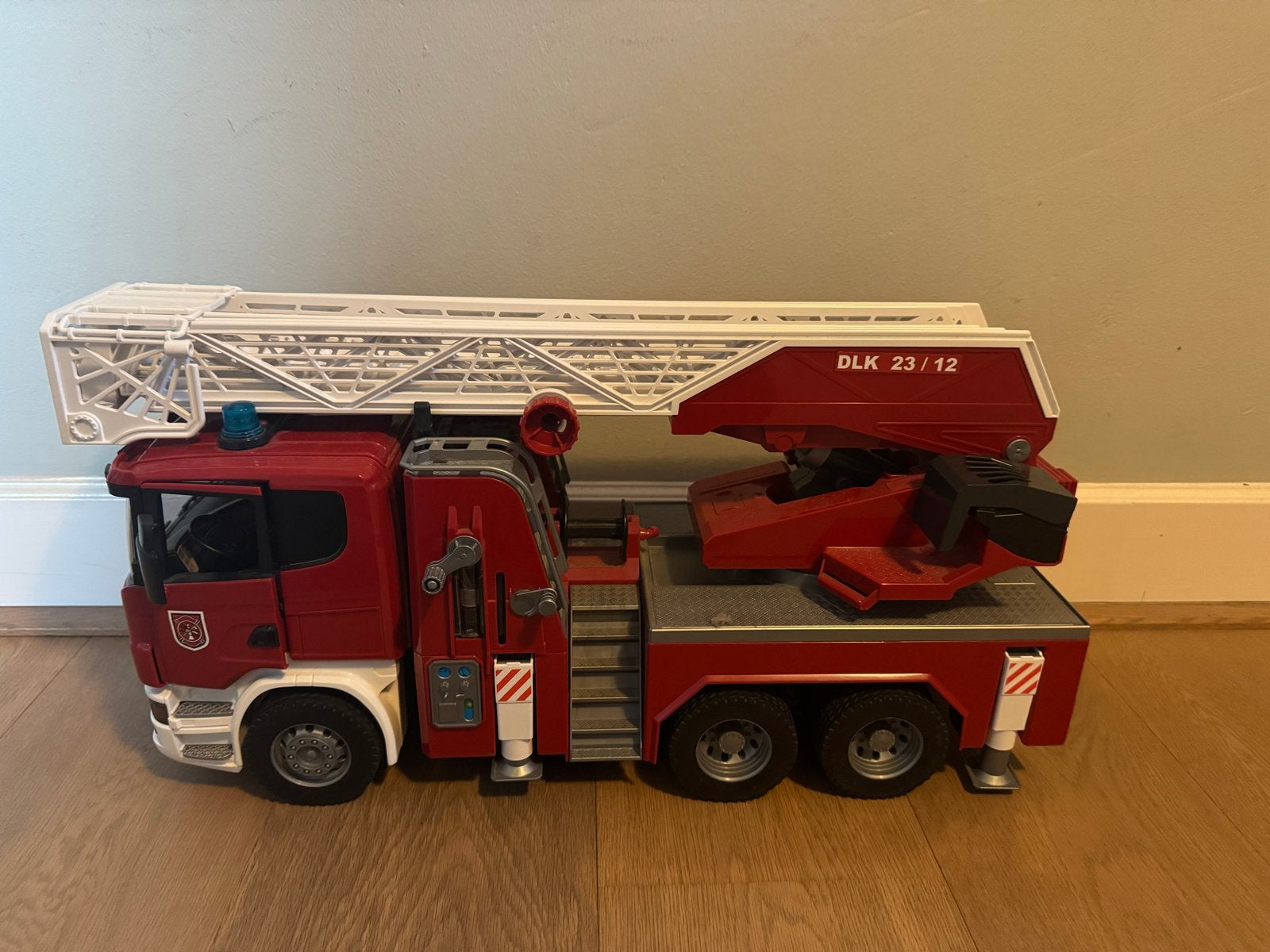 Bruder Brandweerauto Supergroot 560-R met Waterpomp, Ophalen, Zo goed als nieuw