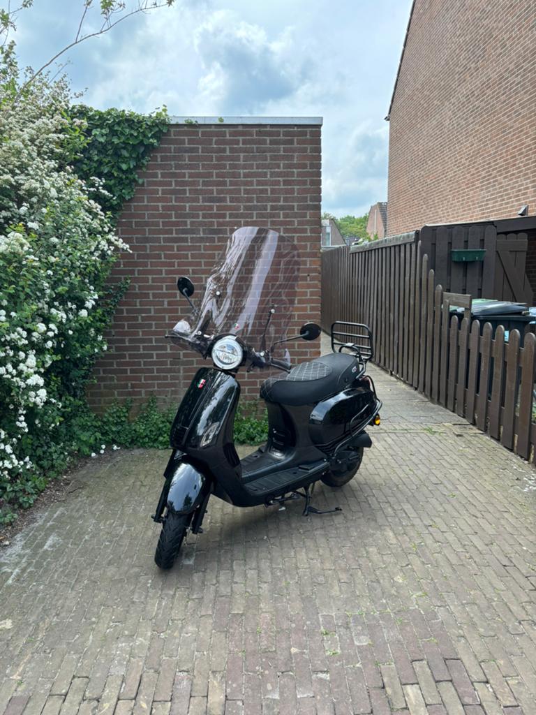 Scooter te koop, Ophalen of Verzenden, Zo goed als nieuw, Benzine, Overige merken