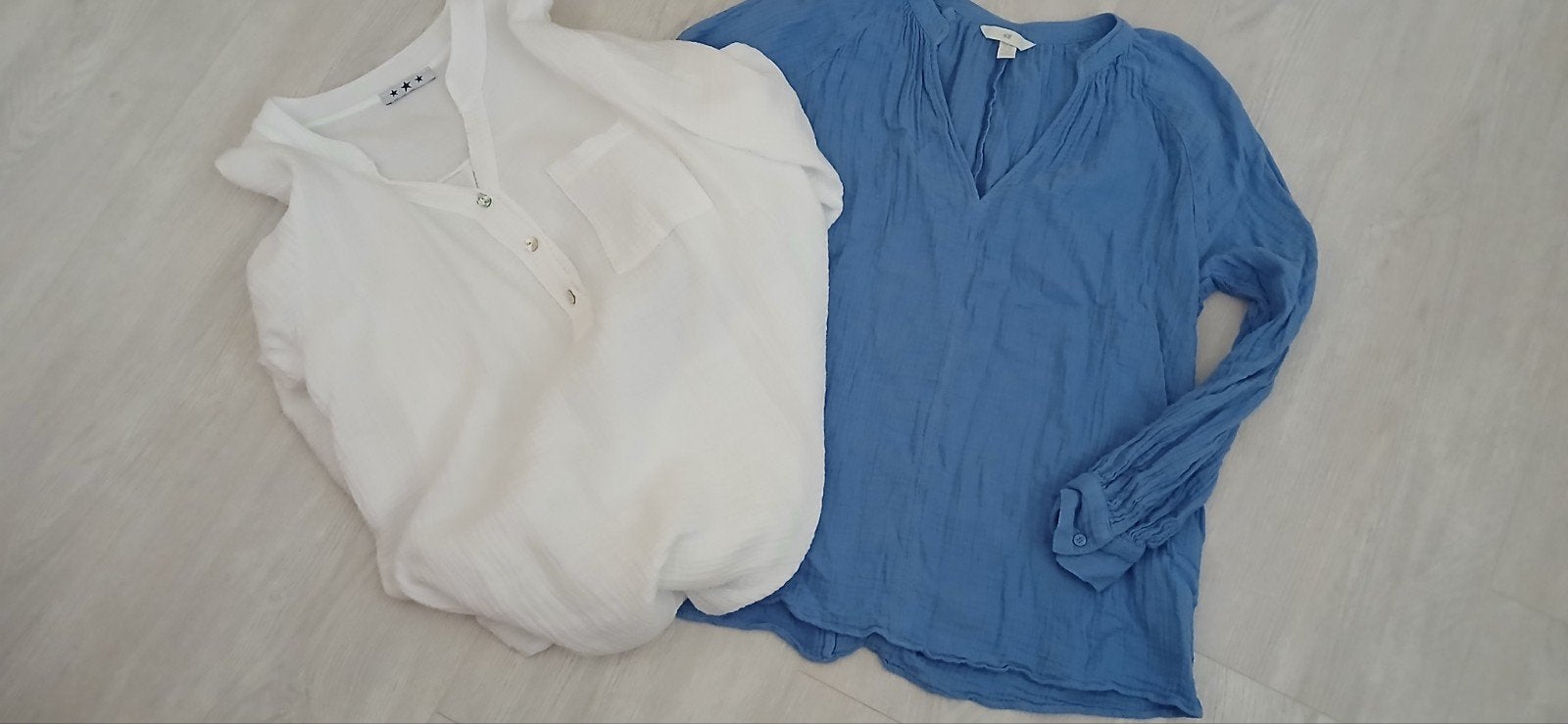 Leuke witte en blauwe mousseline blouse een maat, Ophalen of Verzenden, Zo goed als nieuw, Wit