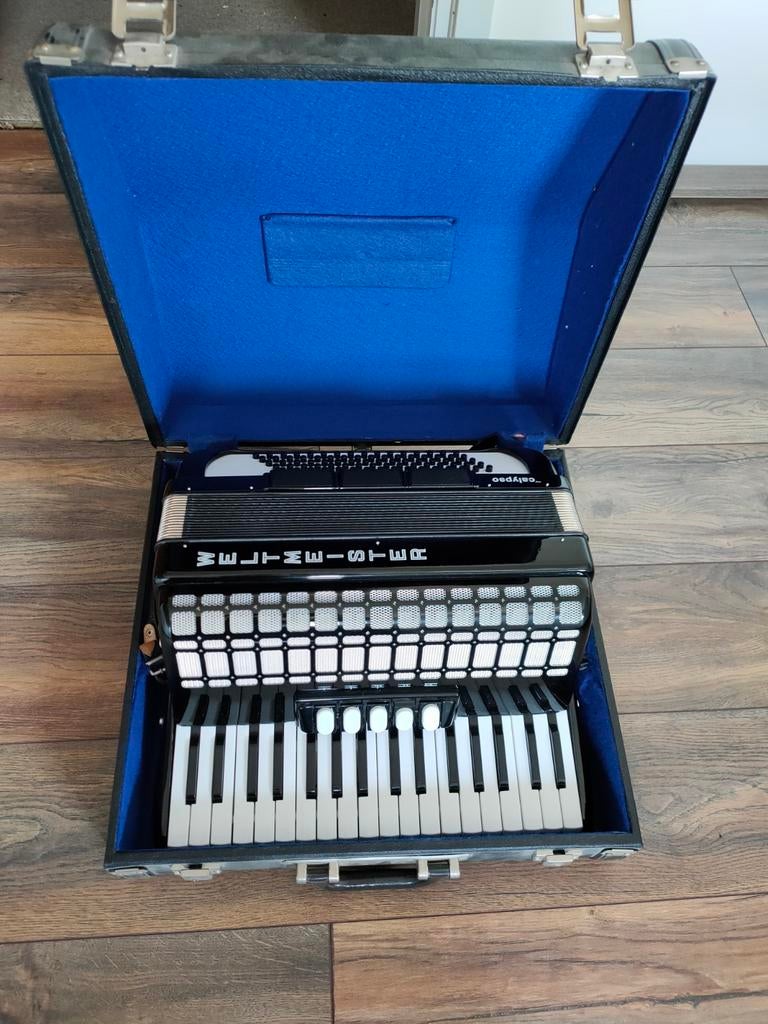 Weltmeister calypso accordeon, Muziek en Instrumenten, Accordeons, Ophalen, Gebruikt, 80-bas, Met koffer