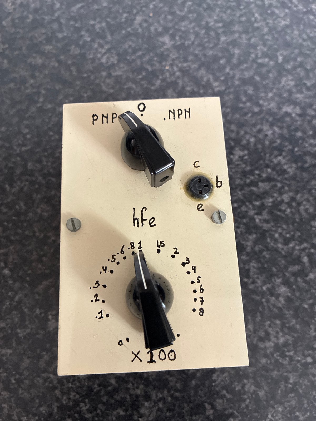 Zelfbouw Transistor Tester (PNP/NPN, hFE), Hobby en Vrije tijd, Elektronica-componenten, Ophalen of Verzenden, Gebruikt