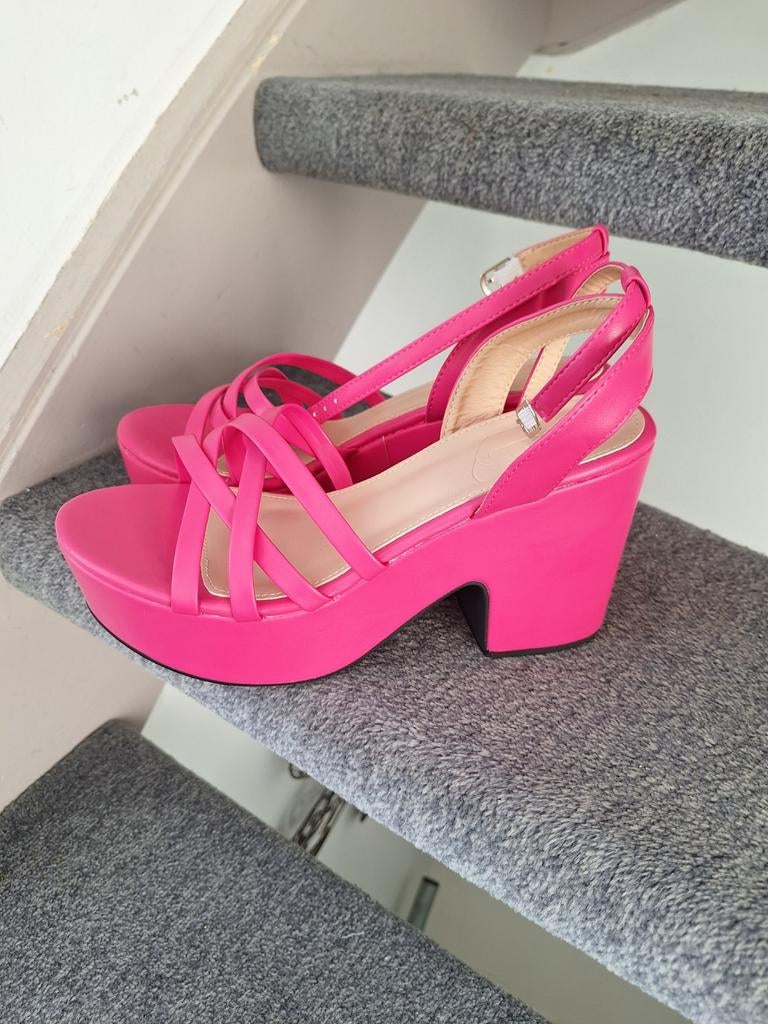 Roze sandalen met blokhak - Maat 39, Roze, Sandalen of Muiltjes, Ophalen of Verzenden, Onbekend