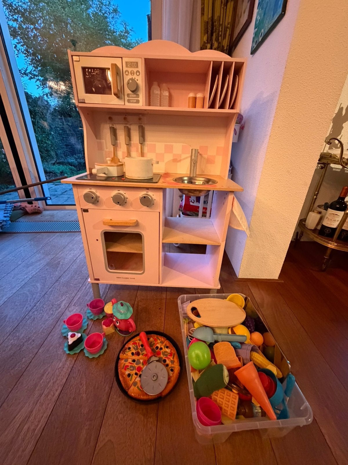 New Classic Toys Children's Kitchen Modern Electric Hob Pink, Ophalen of Verzenden, Zo goed als nieuw