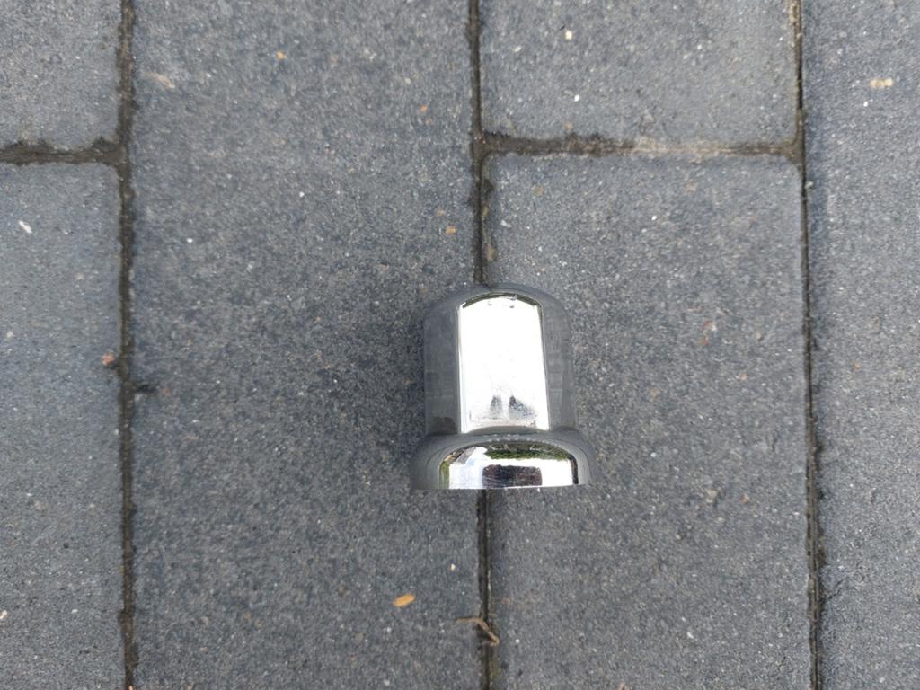 Kunstof wielmoerdoppen 32mm wieldoppen vrachtwagen, Auto-onderdelen, Vrachtwagen-onderdelen, Ophalen of Verzenden, Gebruikt, Overige merken