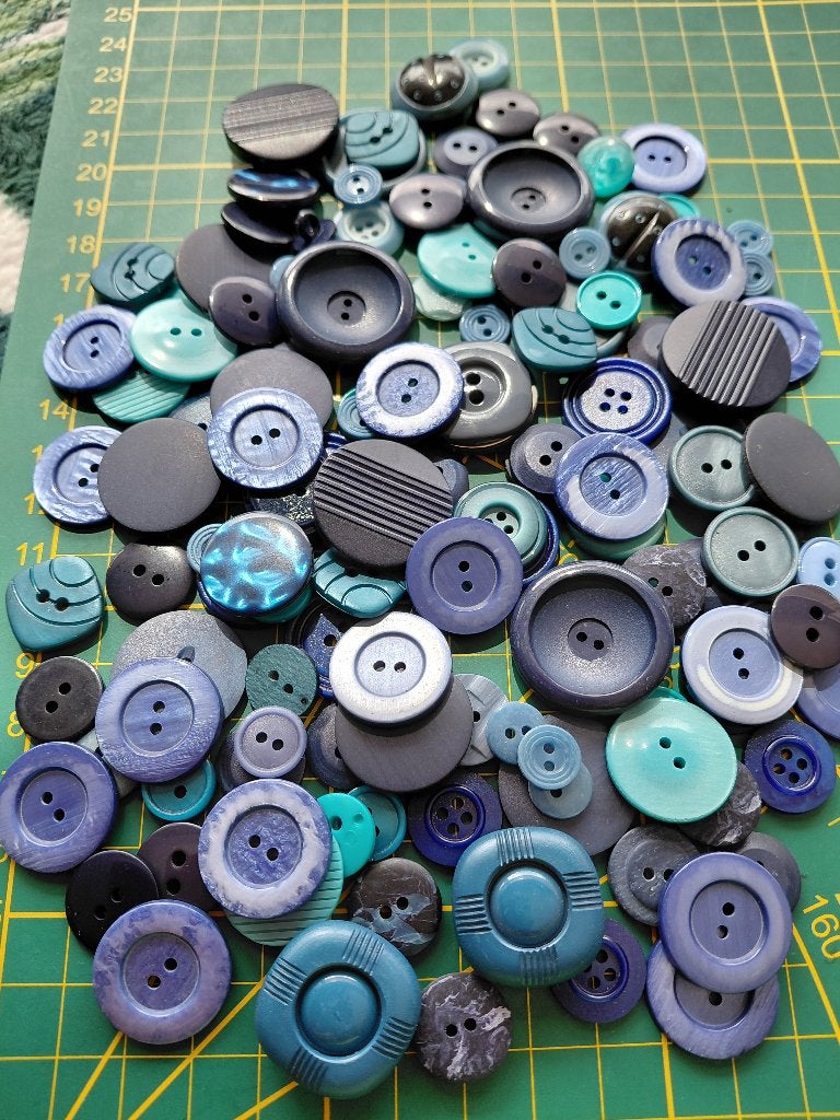 Setje gebruikte knopen tinten blauw, Ophalen of Verzenden, Gebruikt, Knoop of Knopen