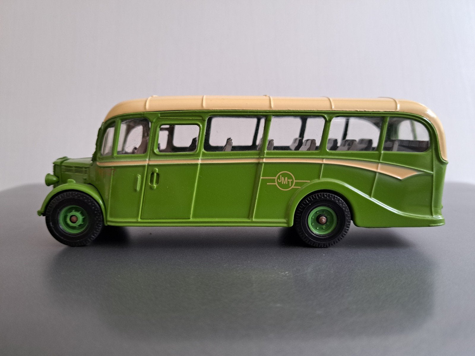 Bedford O.B Coach, Corgi 1:50, nieuw, Ophalen of Verzenden, Nieuw, Bus of Vrachtwagen, Corgi