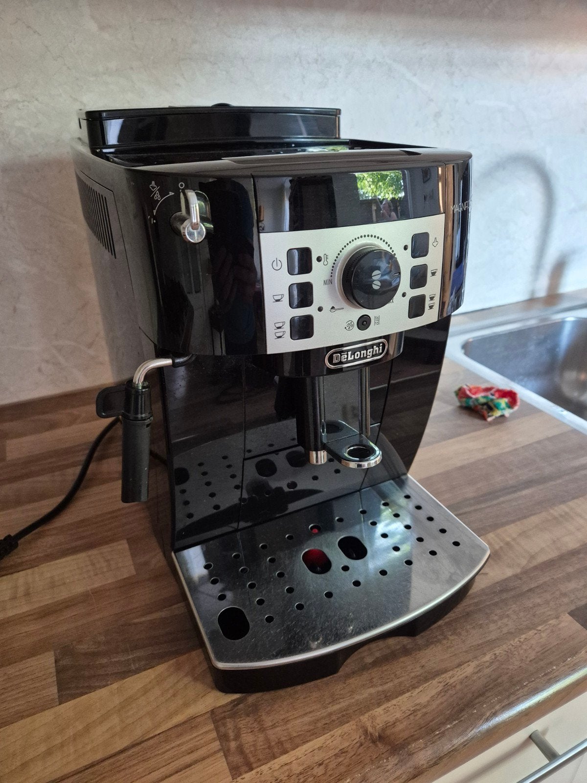 De'Longhi Magnifica S Koffiemachine Zwart, Ophalen, Gebruikt, Koffiemachine, 4 tot 10 kopjes