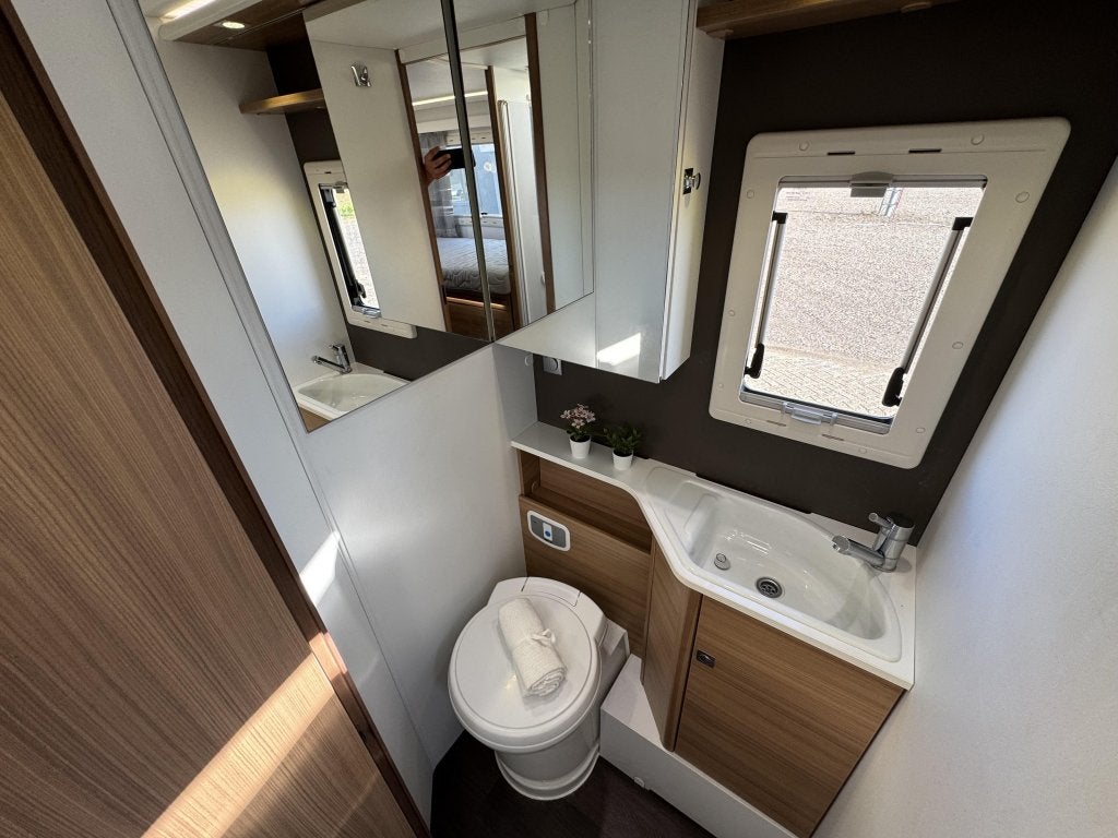 Foto 19 van Adria Matrix Supreme 670 SL ALDE Automaat BOMVOL 5 Gordels