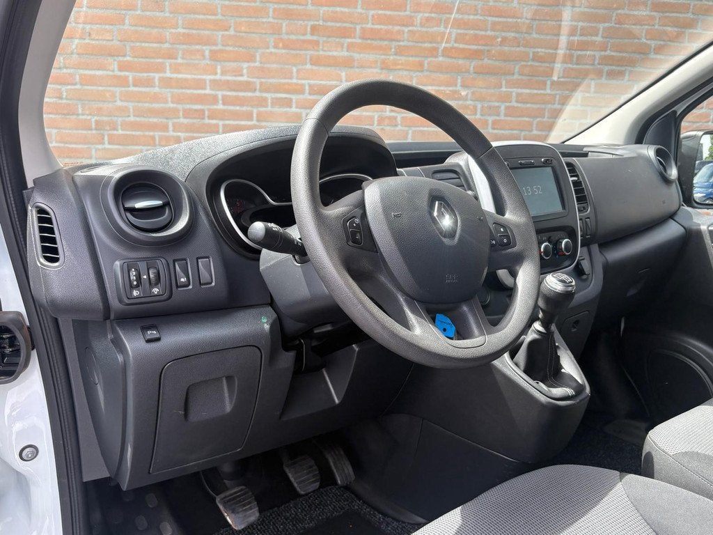 Renault Trafic 2.0dCi 120PK Lang / Trekhaak / Cruisecontrol, Auto's, Voorwielaandrijving, Stof, Gebruikt, 4 cilinders