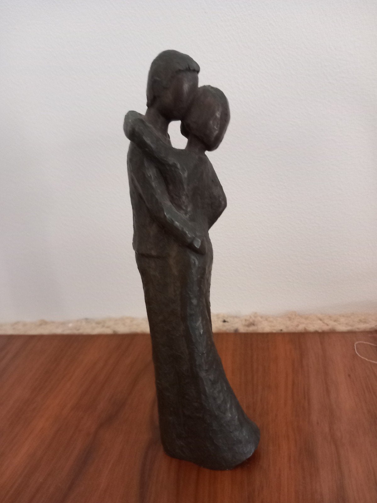 Genesis Fine Arts Bronzen Beeld: Omhelzing van Liefde, Antiek en Kunst, Ophalen of Verzenden, Brons, 20 - 50 cm, Bruin