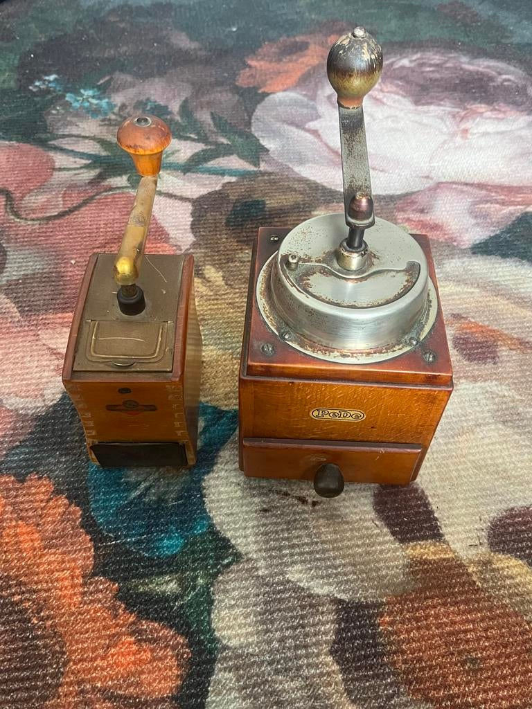 Set van 2 Antieke molens - Koffie en Mokka, Ophalen of Verzenden