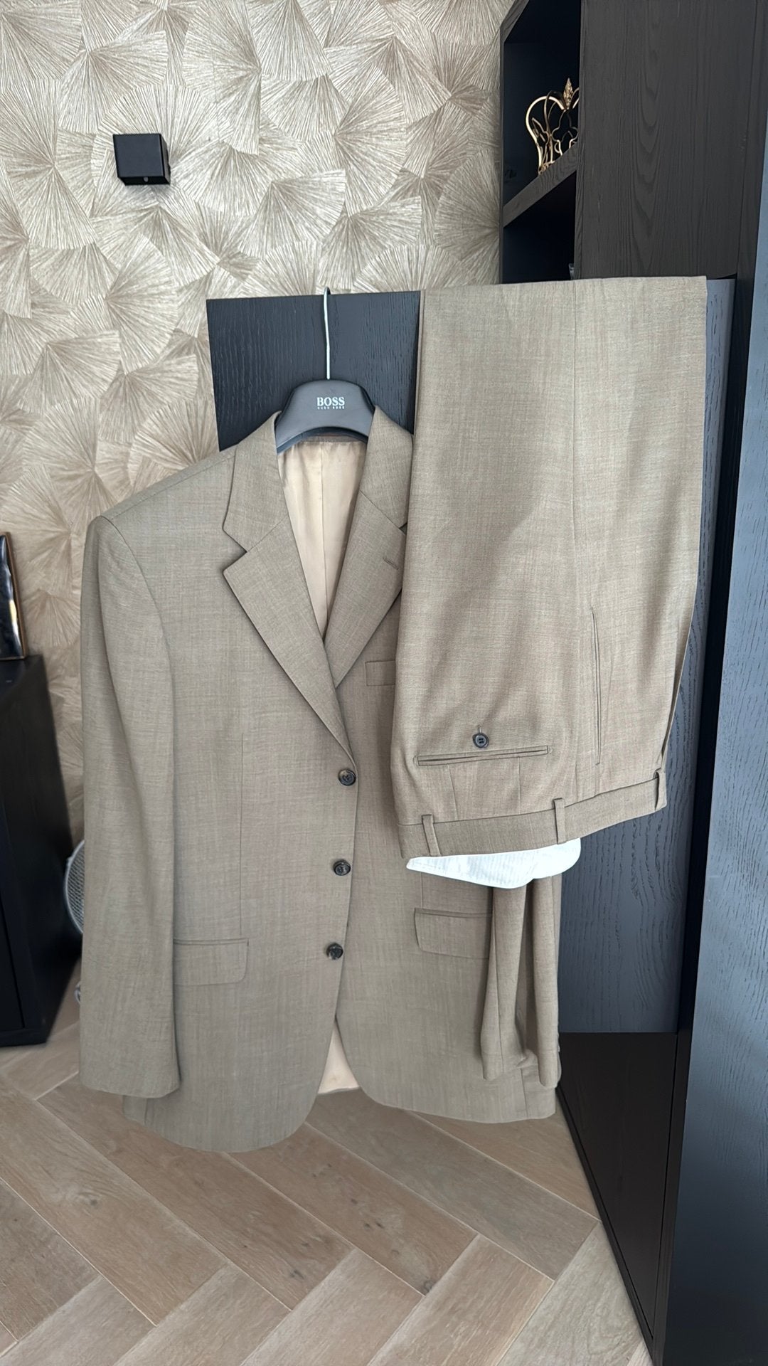 Mooi pak hugo boss, Ophalen of Verzenden, Zo goed als nieuw, Beige
