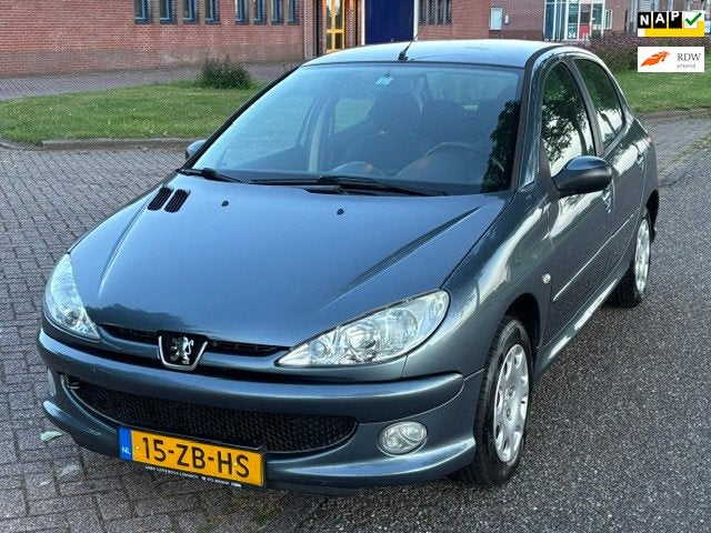 Peugeot 206 1.4 Forever 5-Drs Airco Electr. pakket ABS Getin, Voorwielaandrijving, Stof, 31 €/maand, 4 cilinders