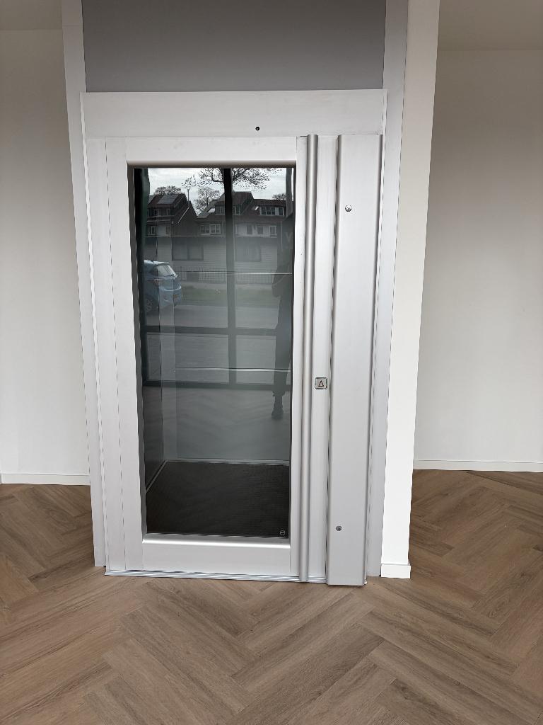 luxe huislift direct beschikbaar, Diversen, Trapliften, Zo goed als nieuw, Ophalen
