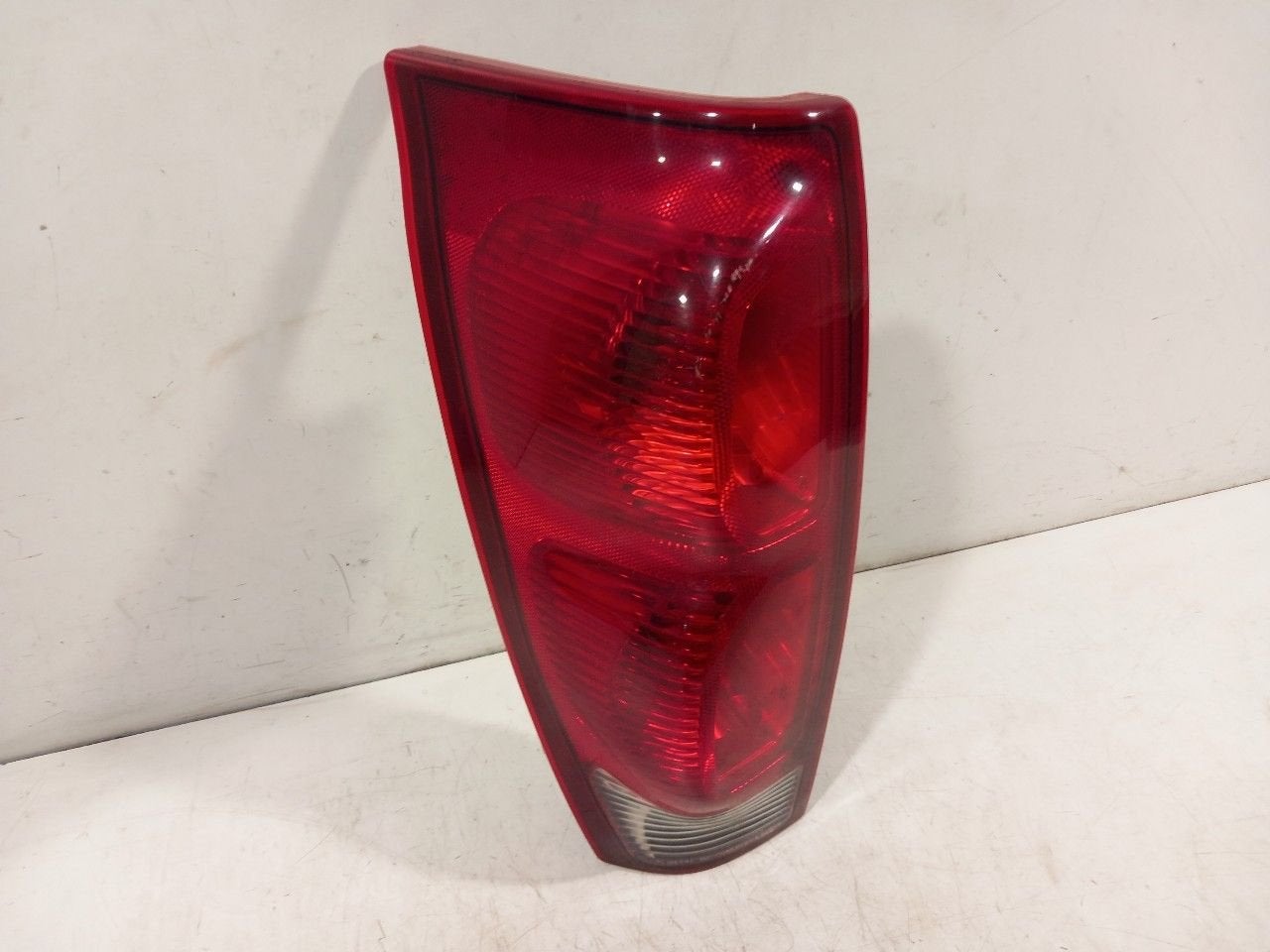 Achterlicht links buiten Chevrolet Avalanche, Auto-onderdelen, Verlichting, Onderdelen@venauto.nl, Van der Ven Autorecycling B.V.
