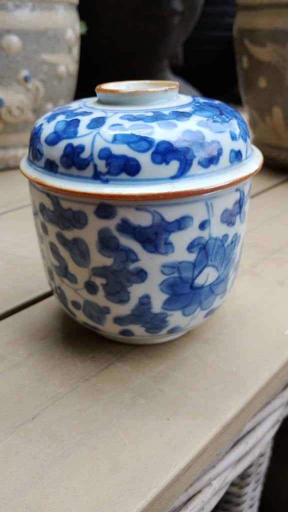 Chinees porseleinen potje in de stijl van de Kangxi periode, Antiek en Kunst, Ophalen of Verzenden