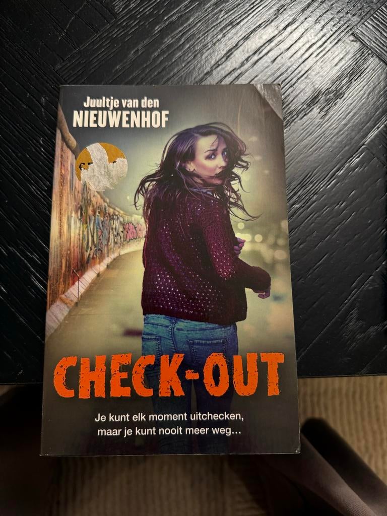 CHECK-OUT door Juultje van den Nieuwenhof, Boeken, Ophalen of Verzenden, Gelezen, Nederland