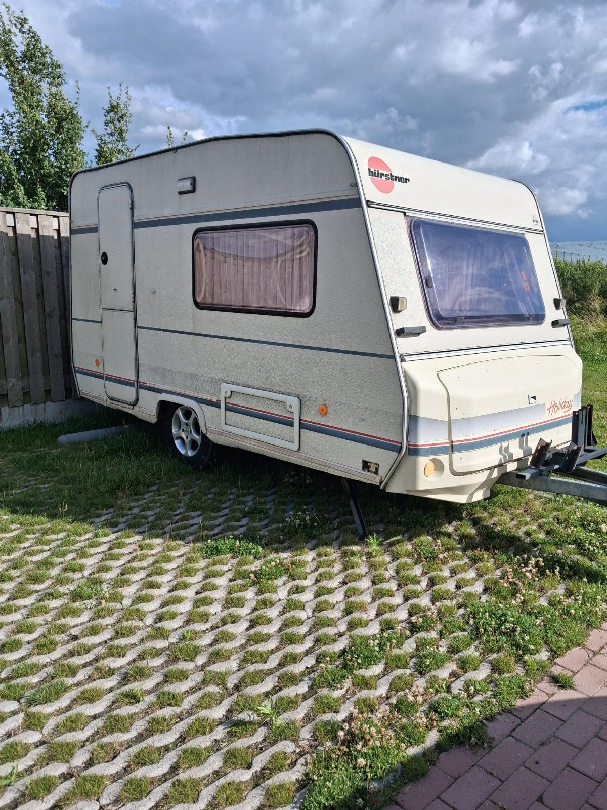 Burstner Holiday met kenteken, Caravans en Kamperen, Caravans, Schokbreker, Rondzit, Bedrijf, Bürstner