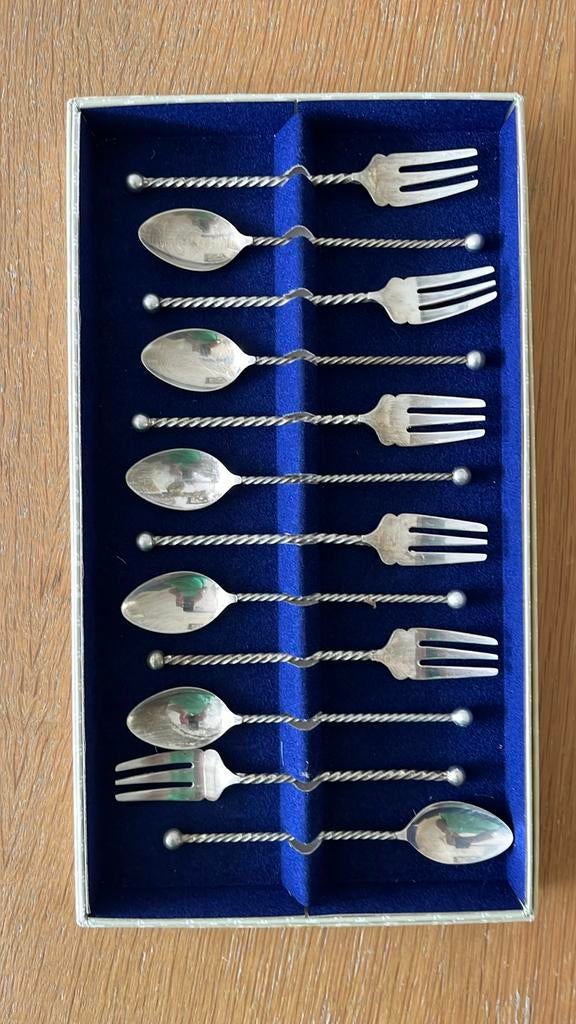Mooi setje 6 verzilverde vorkjes + 6 lepeltjes, Ophalen of Verzenden
