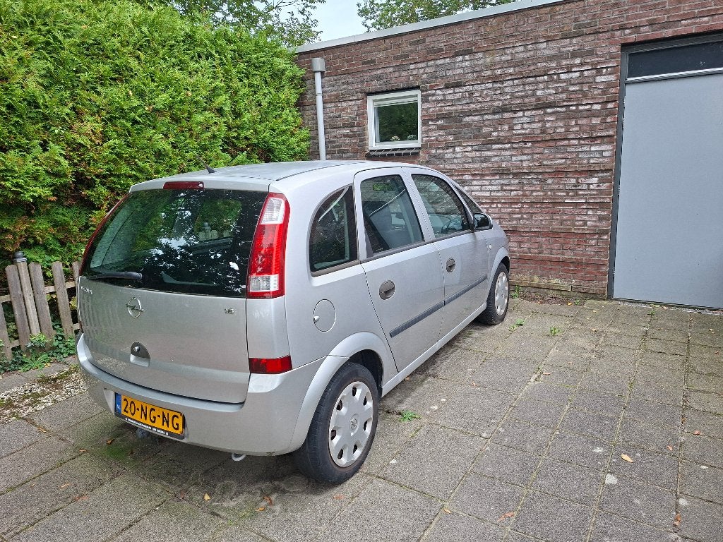 Invalide aangepaste opel