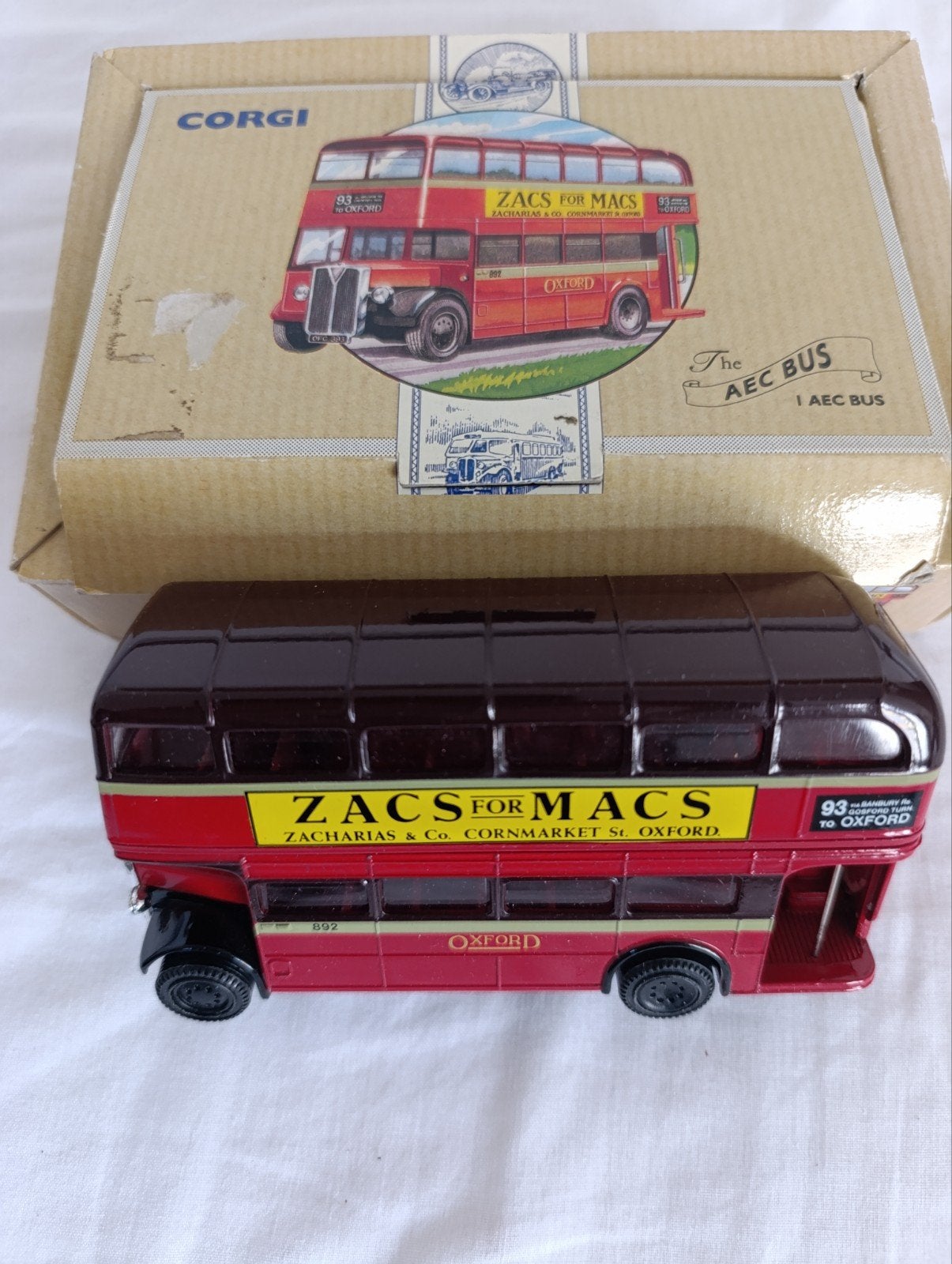 Corgi bus, Hobby en Vrije tijd, Modelauto's | Overige schalen, Ophalen of Verzenden, Bus of Vrachtwagen