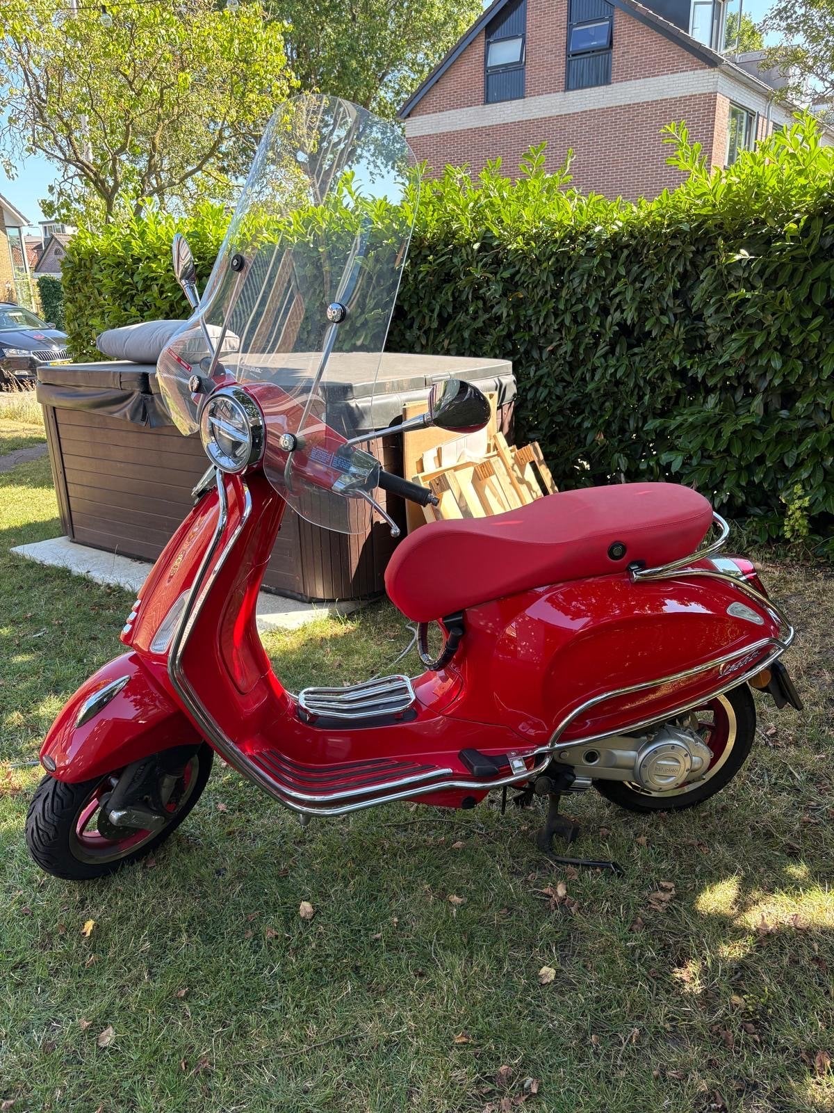 Vespa Primavera 2022 - Incl. schort, handmoffen en helmen, Ophalen of Verzenden, Zo goed als nieuw, Overige modellen