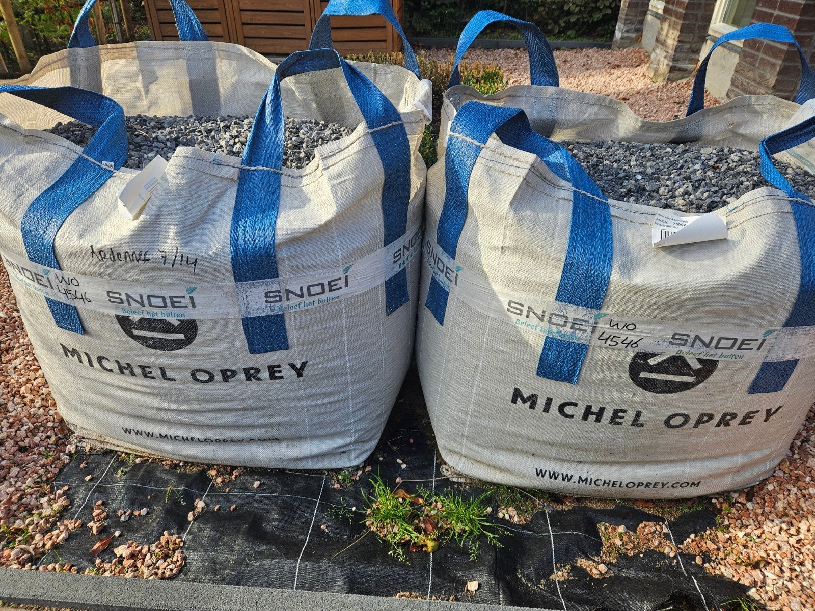 TWEE X 500 KG GLOEDNIEUW ARDENNERSPLIT GRIND GRIJS ANTRACIET, Ophalen, Nieuw