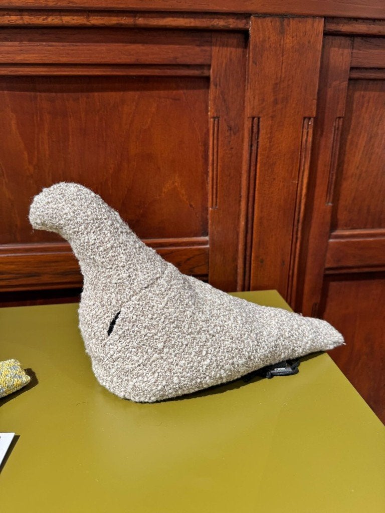 Duifje Pigeon Service Christien Meindertsma stof Raf Simons, Meerkleurig, Textiel, Object, Handgemaakt