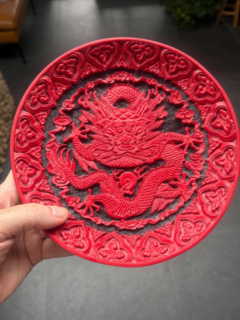 Chinees aziatisch draak bord resin Chinese rood decoratie, Verburgt Vintage, Gebruikt, Overige materialen, Ophalen of Verzenden